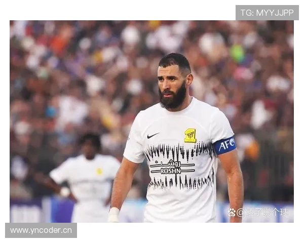 本泽马的战术角色为何能长期稳定首发