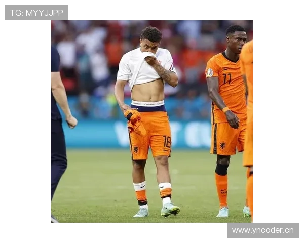 拜仁慕尼黑防守体系漏洞频出，球队稳定性面临考验，表现逐步受到制约。