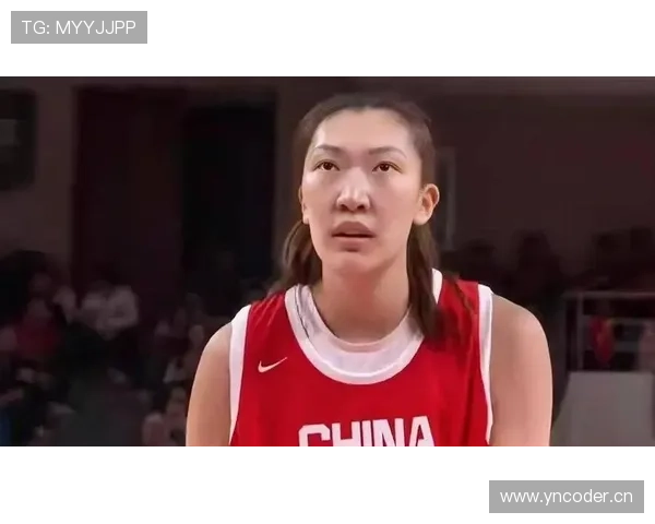 韩旭居然穿得比我妈还随性，场下大牌其实是假的？